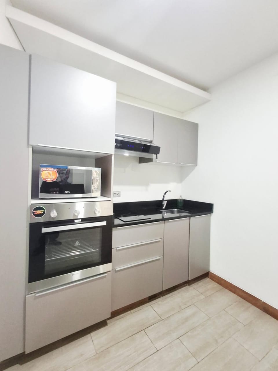microwave, oven, stove, kitchen