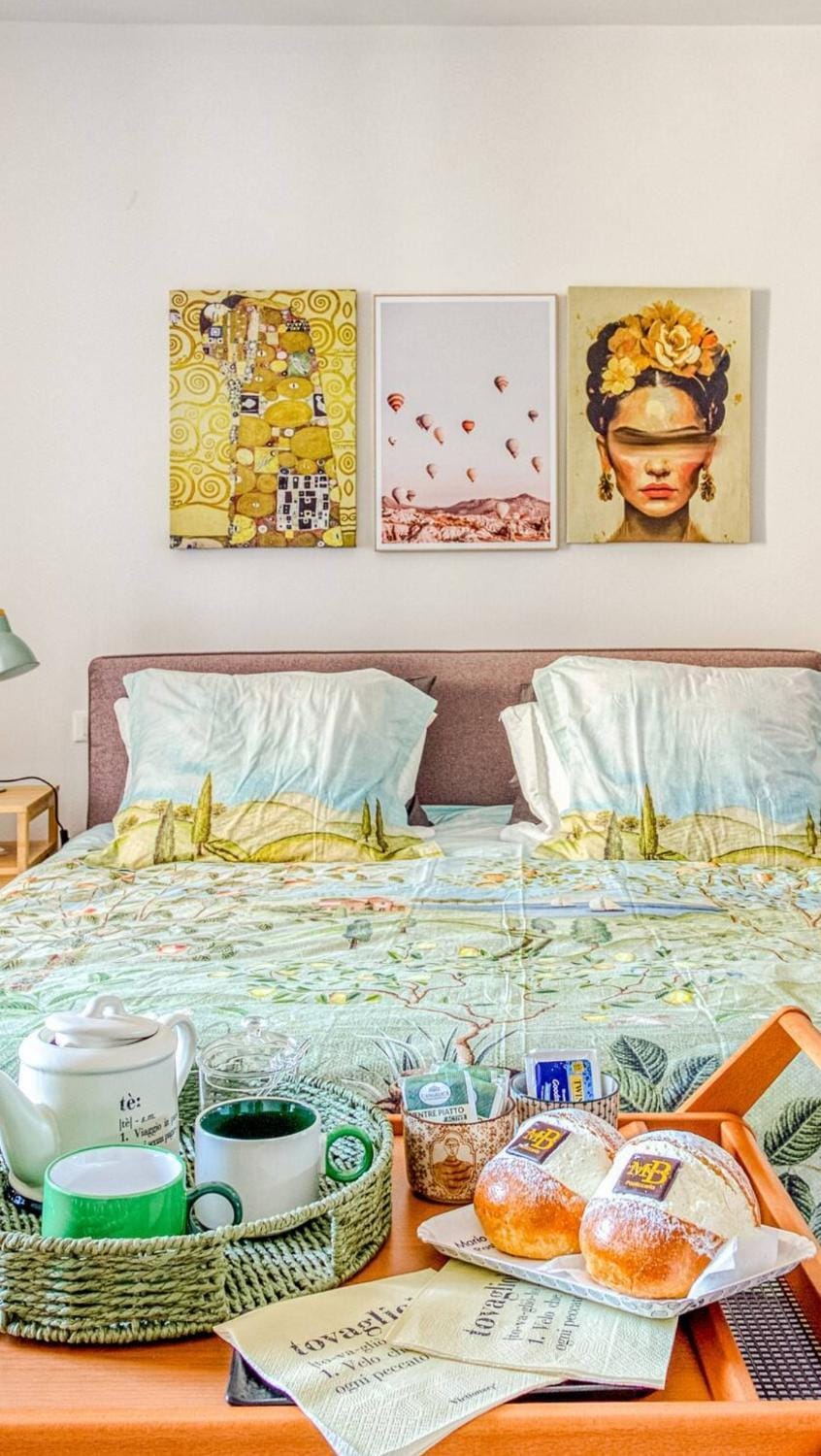 Tuscan Treasure Tower Bed and Breakfast in Colle di Val d Elsa