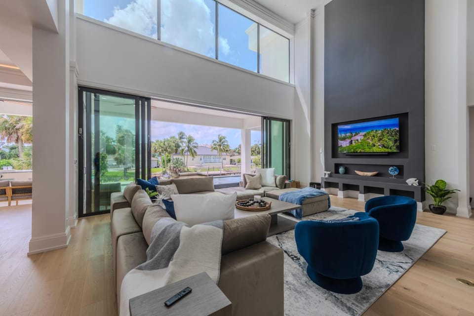 Bayside Breeze House in Vanderbilt Beach