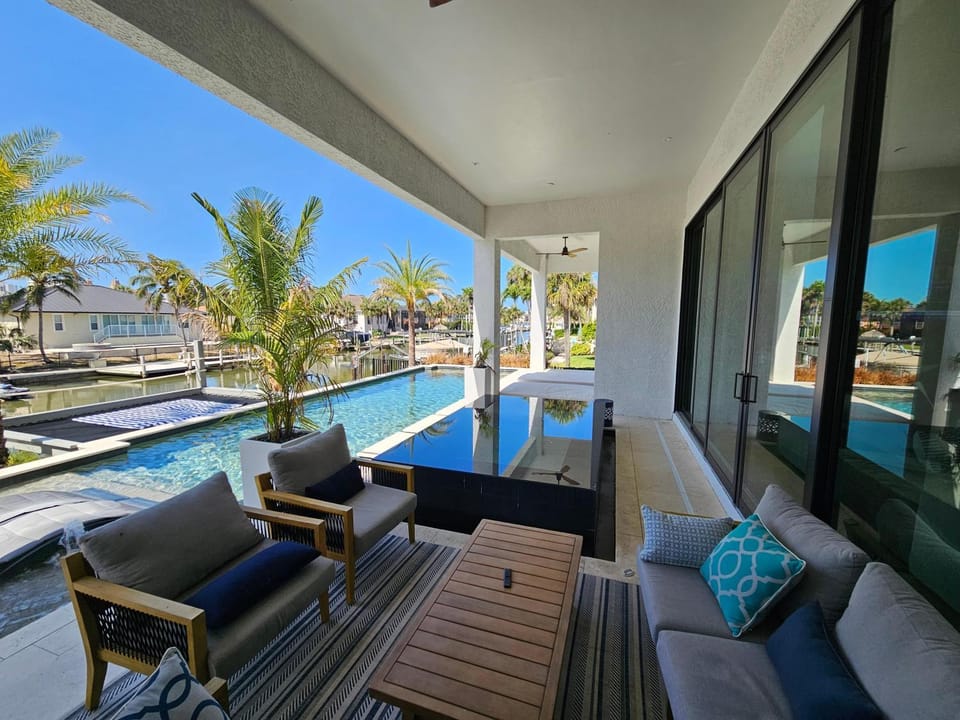 Bayside Breeze House in Vanderbilt Beach