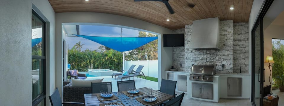 Beach Haven House in Naples Park