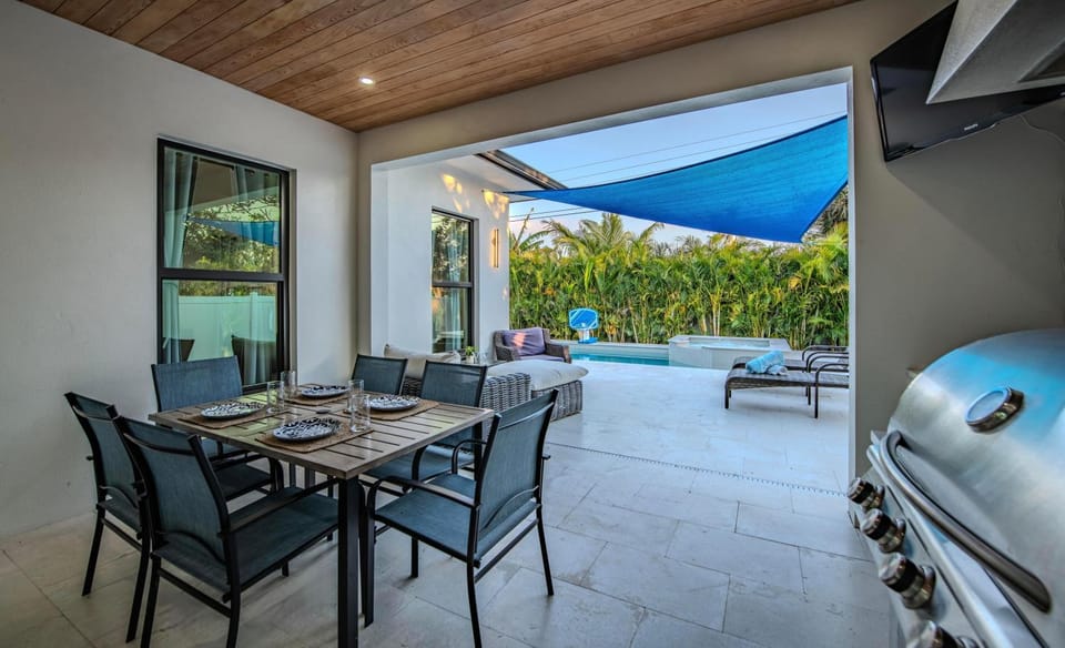 Beach Haven House in Naples Park