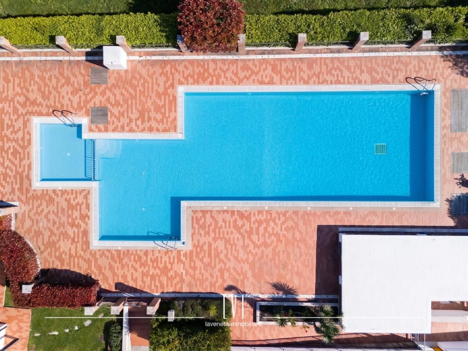Bird's eye view, Pool view, Swimming pool