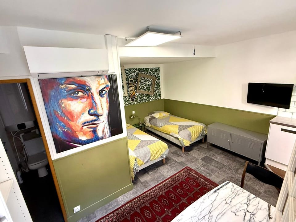 COSY Studio Clim Wi-Fi Les Glycines Apartment in Troyes