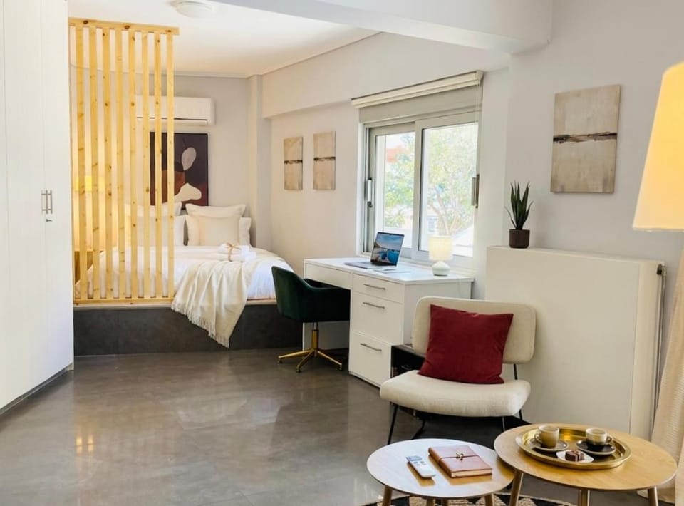 Cozy Studio Steps from Stavros Niarchos Park Apartment in Kallithea