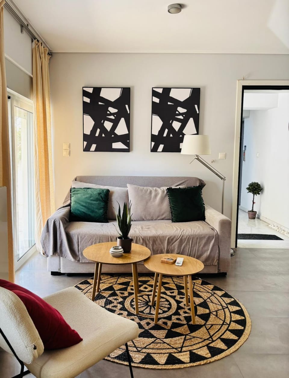Cozy Studio Steps from Stavros Niarchos Park Apartment in Kallithea