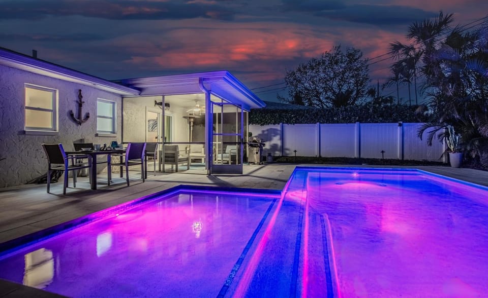 White Sand Oasis House in Naples Park