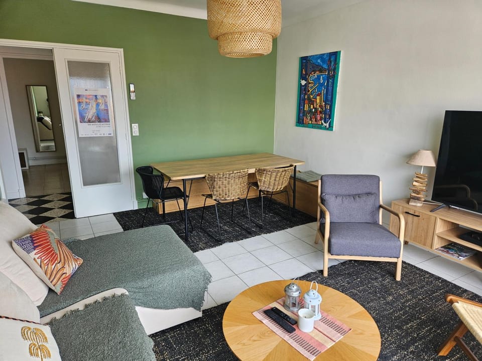 Property building, Living room