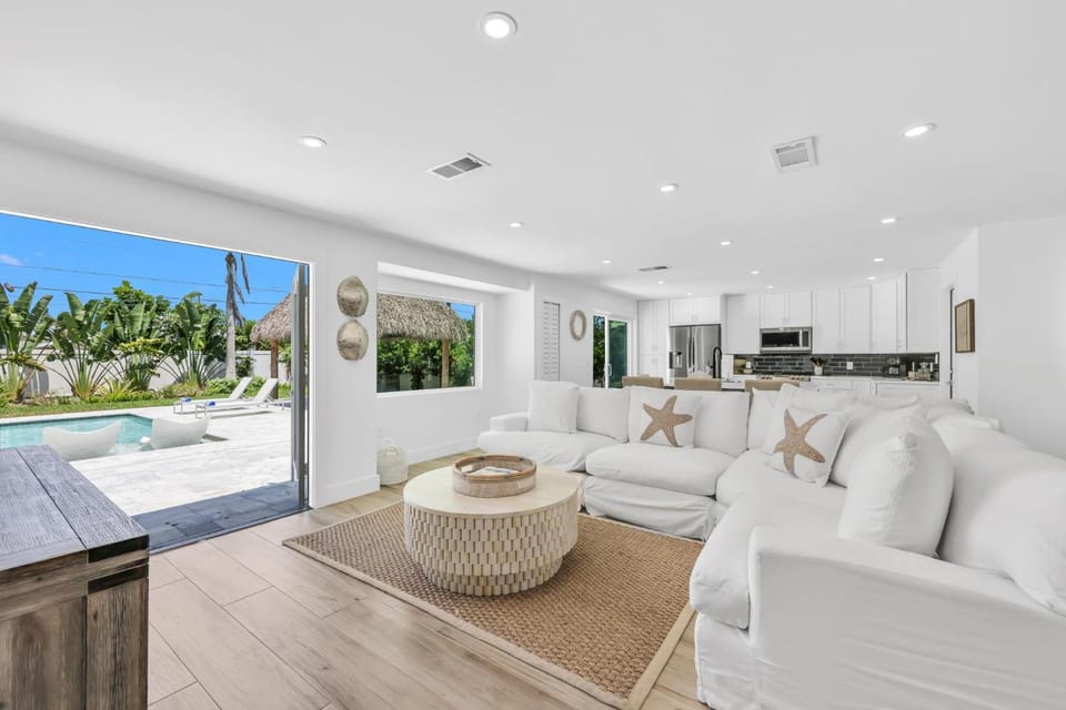 Breezy Bay House in Naples Park