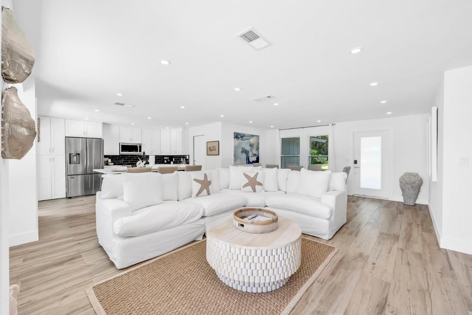 Breezy Bay House in Naples Park