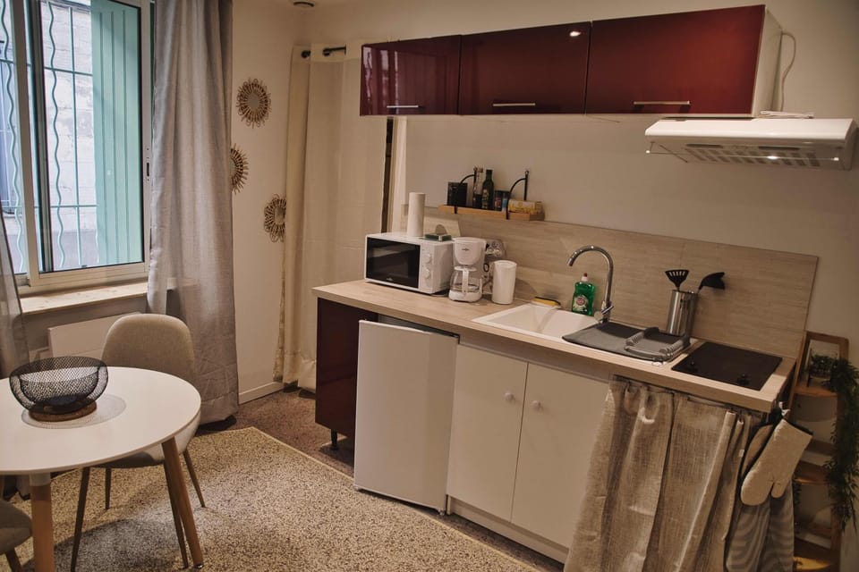 Kitchen or kitchenette, Living room