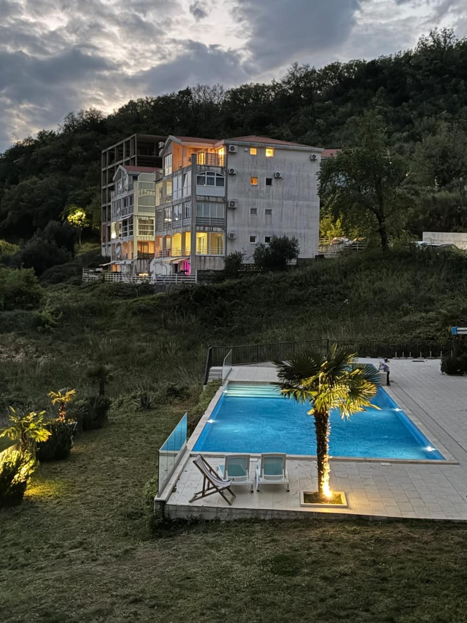 Mountain view, Pool view, Swimming pool, sunbed