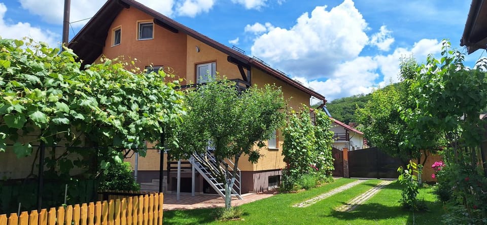 Casa Dava Bed and Breakfast in Brașov County