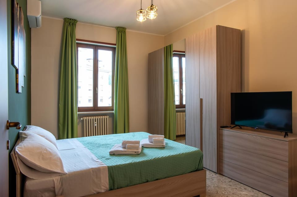 TV and multimedia, Bedroom, wardrobe, air conditioner