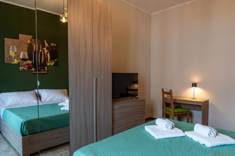TV and multimedia, Bedroom, locker, air conditioner