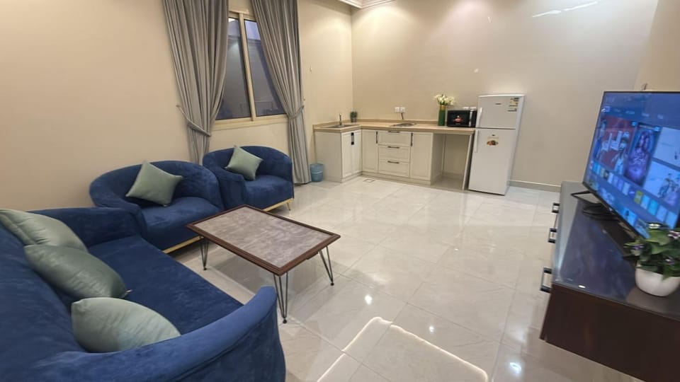 TV and multimedia, Kitchen or kitchenette, Living room, Seating area, minibar