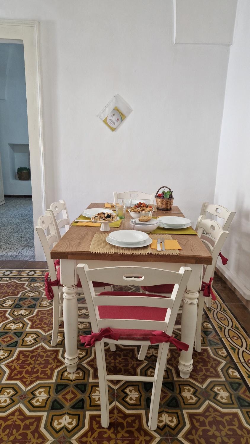 Dining area, Lunch