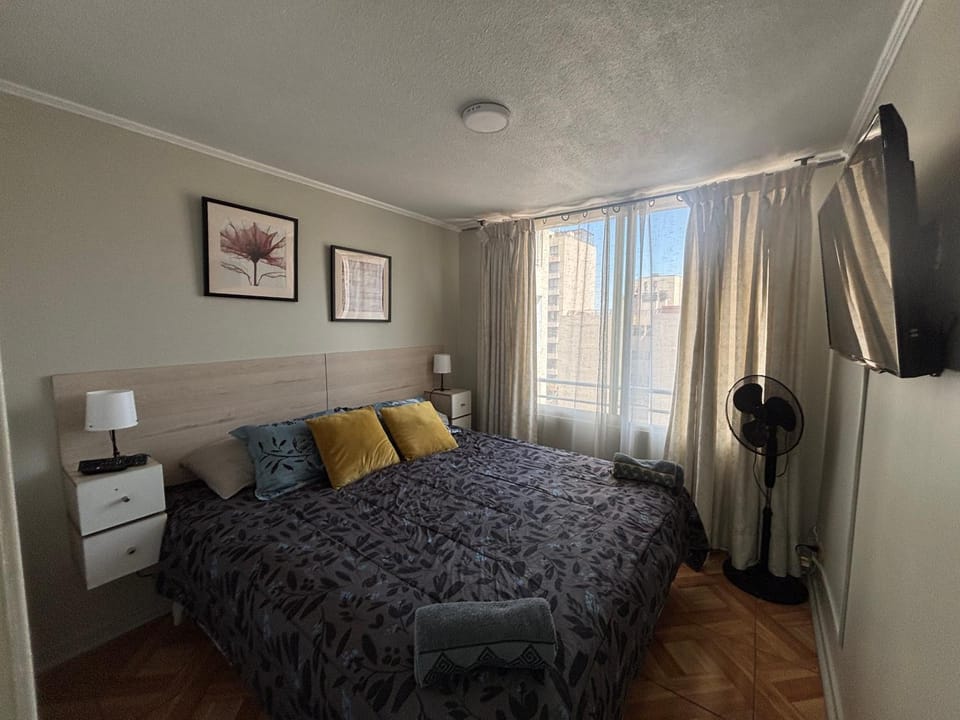 Bed, TV and multimedia, Bedroom