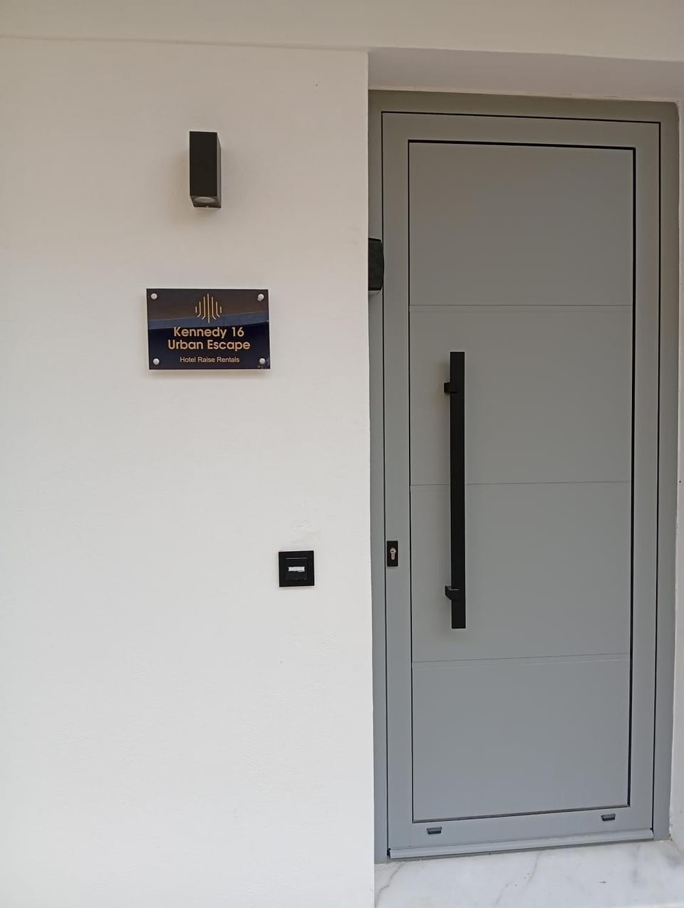 Facade/entrance