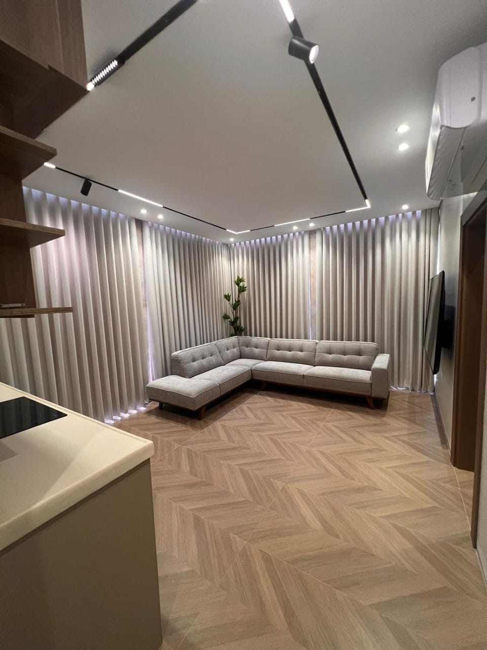 luxury rooftop The Grand Majlis 4Bedrooms 2Living rooms 3kitchen Huge Rooftop Bar Outdoors Tent دار الفخامة المجلس الكبير للعائلات الكبيره Apartment in Jeddah