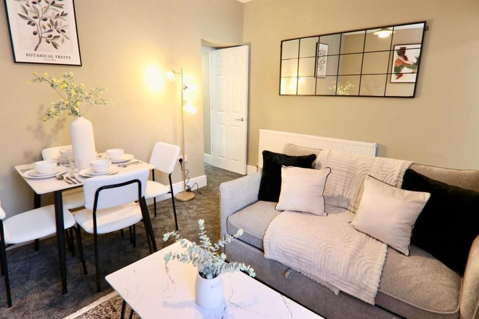 Living room, Seating area, Dining area