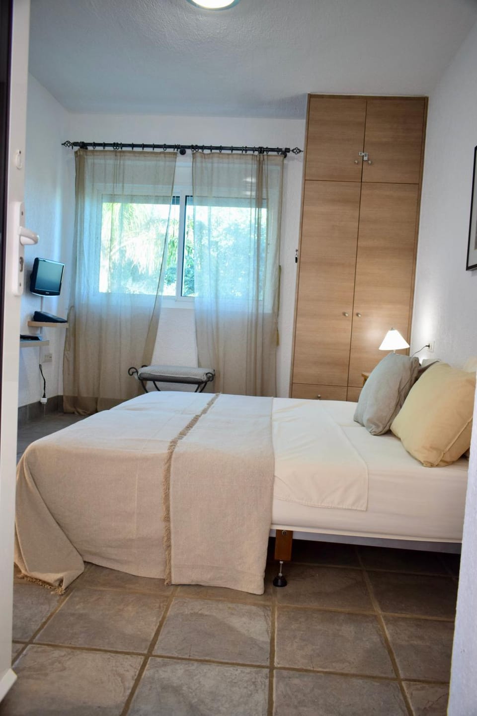 Bedroom, Garden view, Sea view, safe, wardrobe