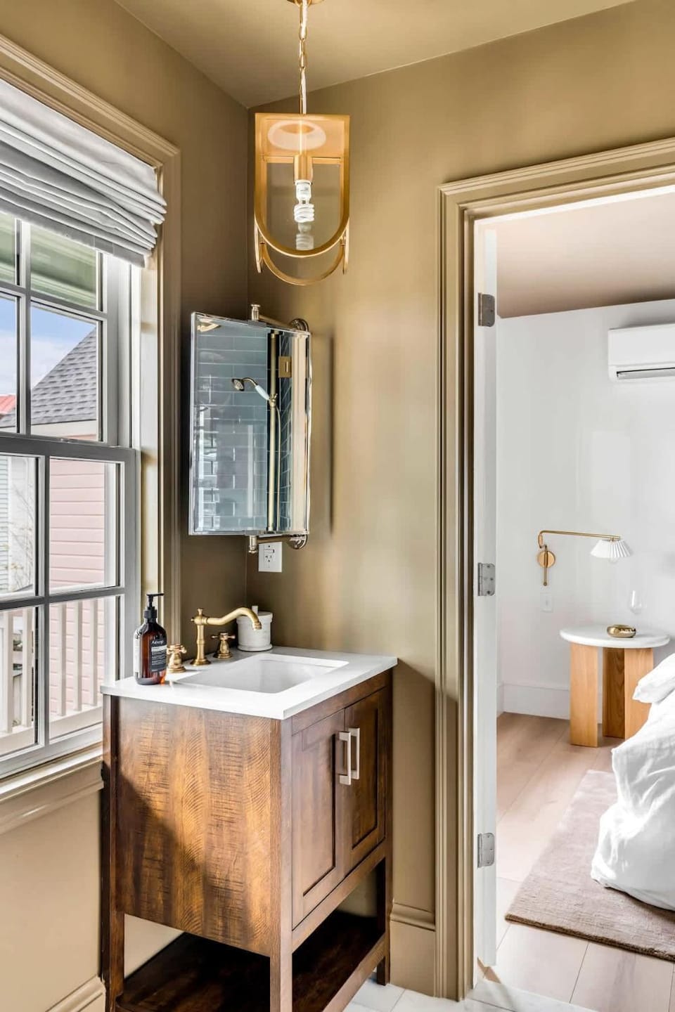 New Private Renovated Home with Parking House in Charleston