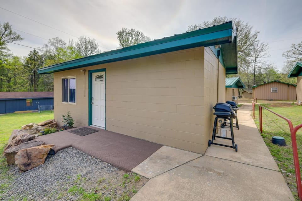 Near Greers Ferry Lake! Cabin with Resort Perks Cabin in Greers Ferry Lake