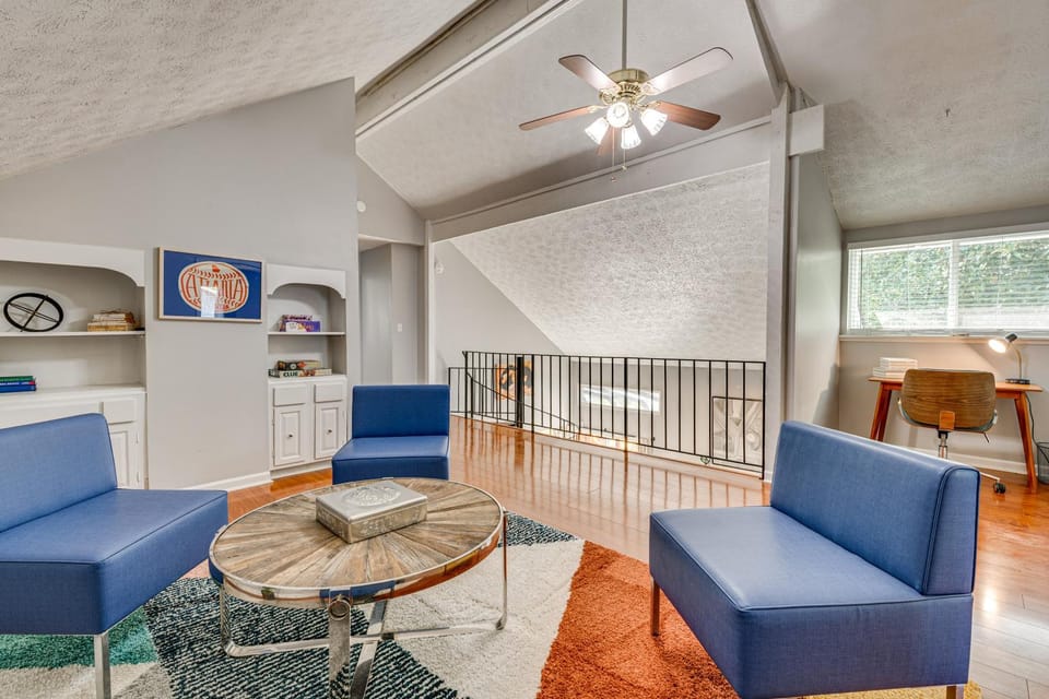 Explore ATL! Chic Home Base Near Mercedes-Benz House in Union City
