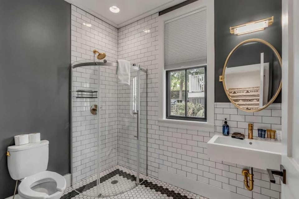 Private Cozy 3bd with Large Living Spaces Apartment in Charleston