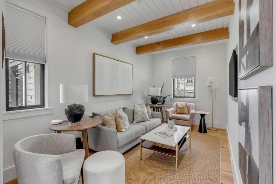 Private Cozy 3bd with Large Living Spaces Apartment in Charleston