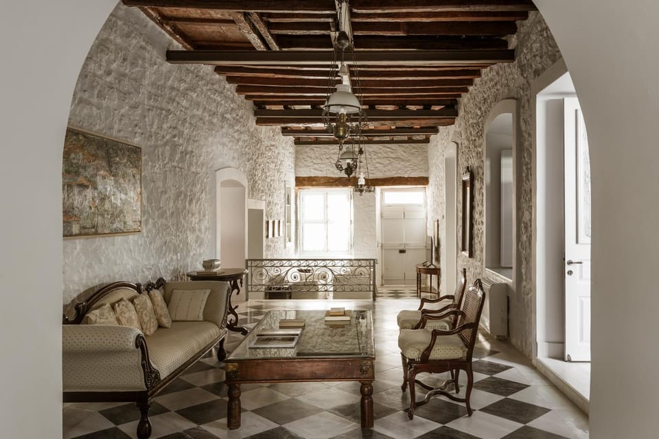 Living room, Seating area