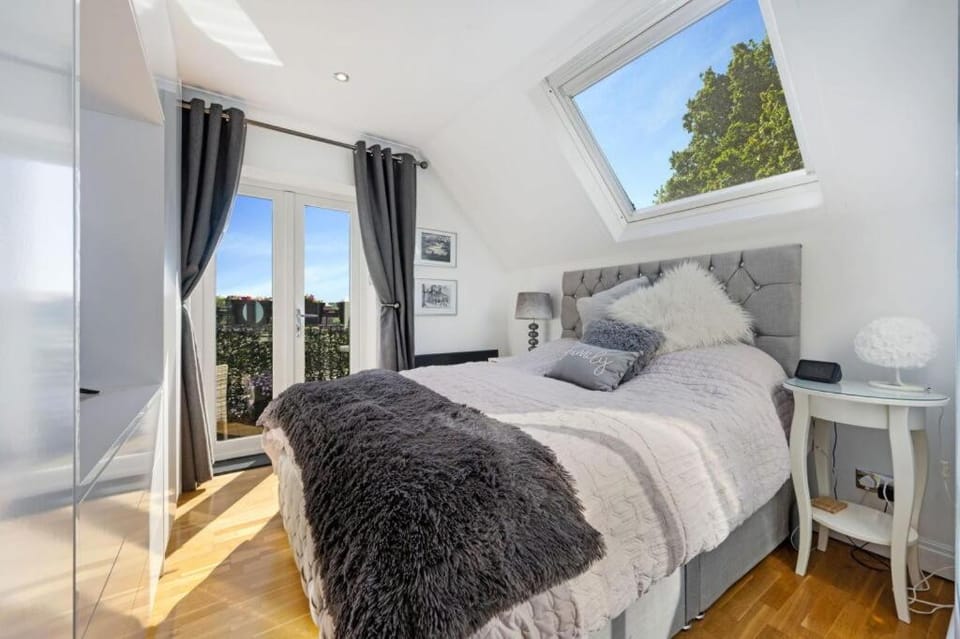 Pilsworth Court Suites Manchester Vacation rental in Bury