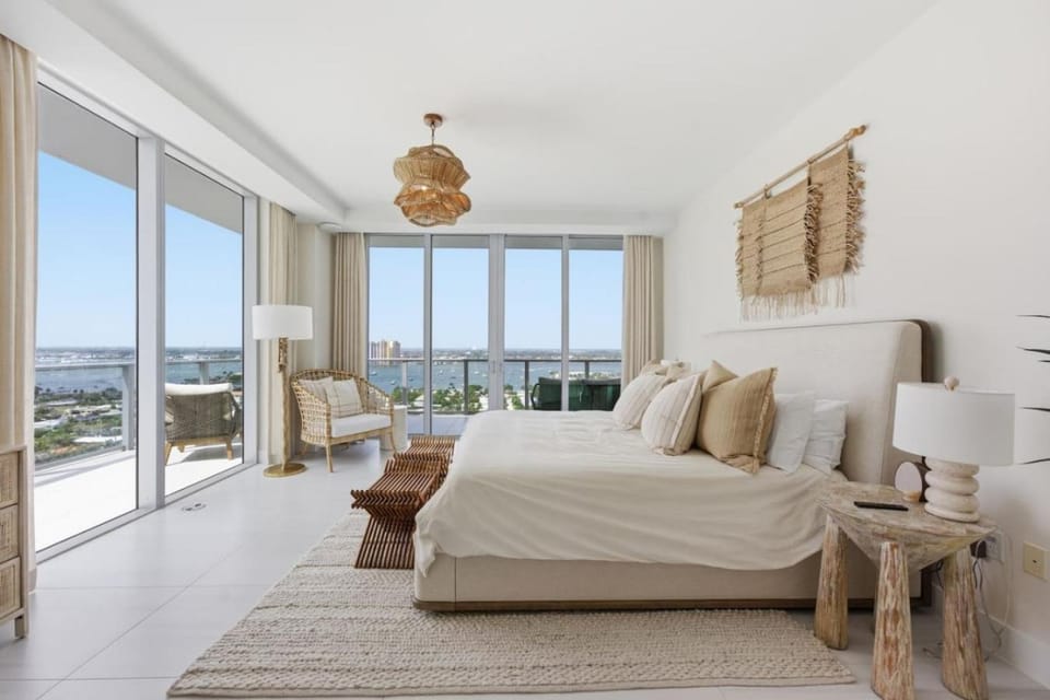 Ocean Front Penthouse with unmatched views at Amrit Resort Apartment in Riviera Beach