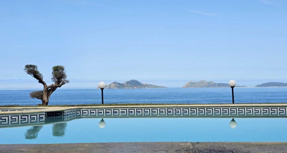 Ocean View Room Oia Bed and Breakfast in Galicia