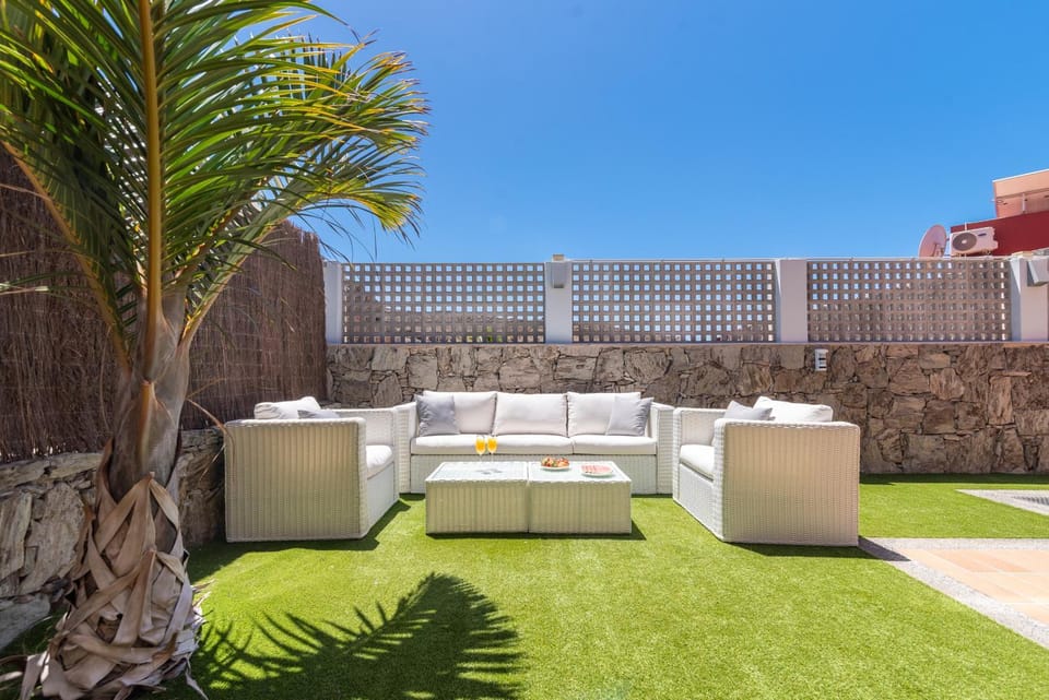 Day, Garden, Seating area, Garden view