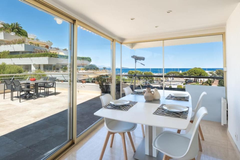 SEJOUR LUXE PANORAMIQUE Apartment in Villeneuve-Loubet