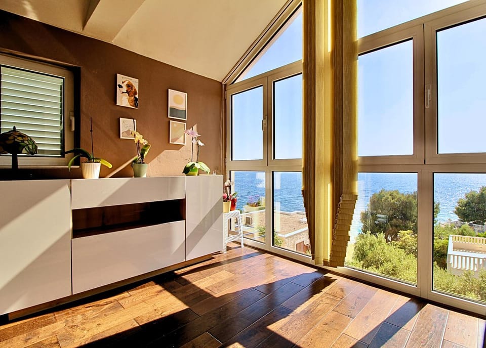 View (from property/room), Living room, Sea view
