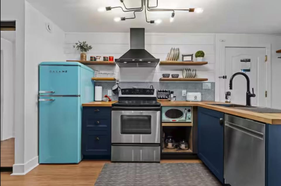 5 min Saint-Sauveur Best Suite with View and fireplace House in Saint-Sauveur