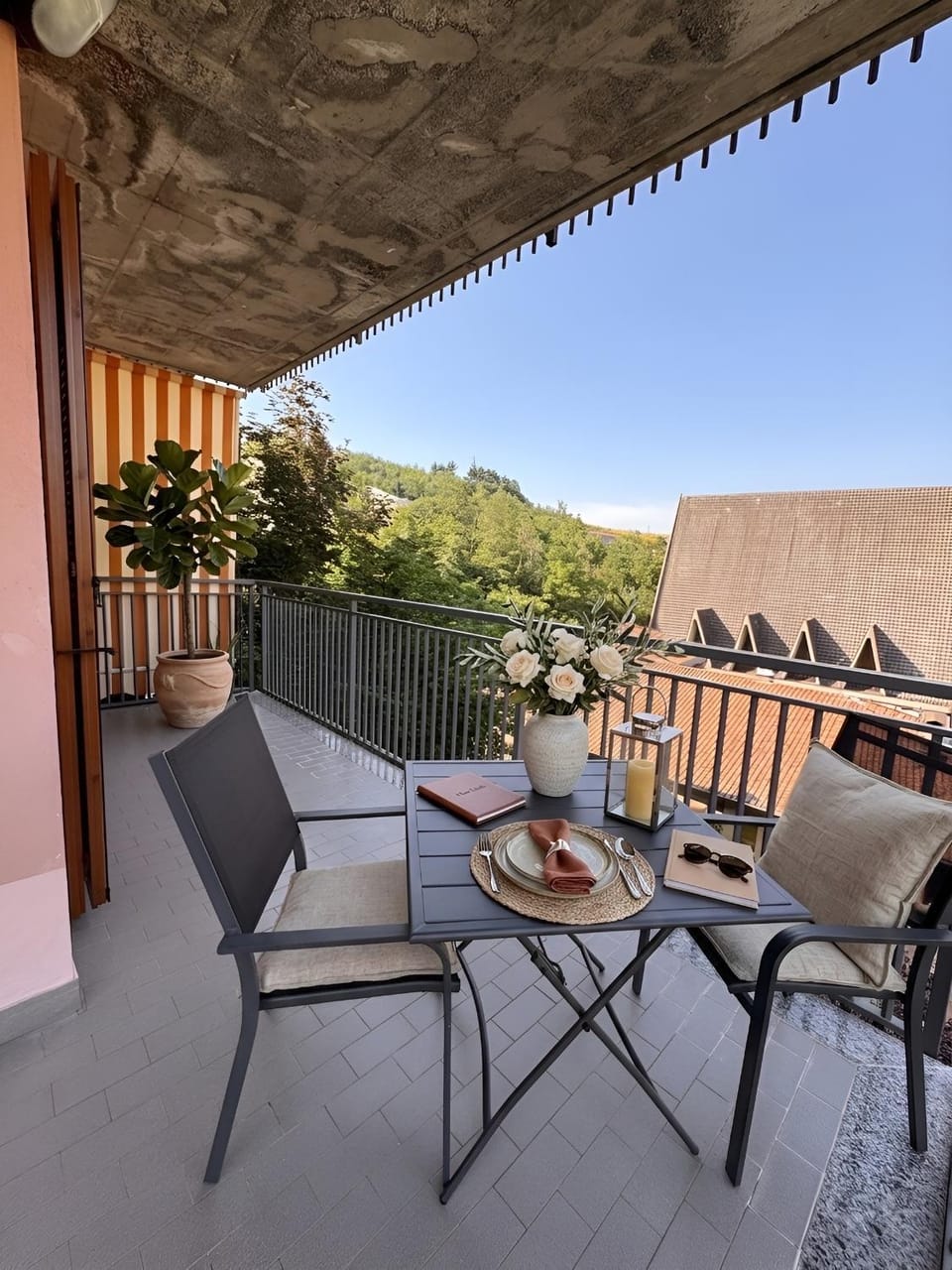Elegant Penthouse LA BALCONATA - Wellness Retreat & Castle View Apartment in Emilia-Romagna