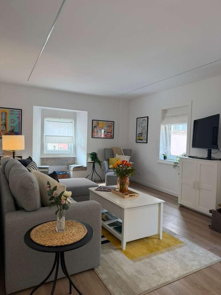 Communal lounge/ TV room, TV and multimedia, Living room