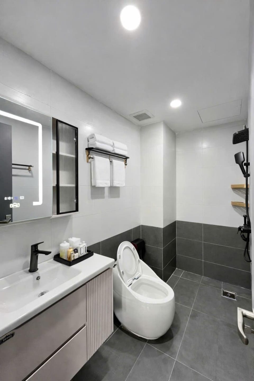 Tik Hotel by Alpha - Sun studio Apartment in Da Nang