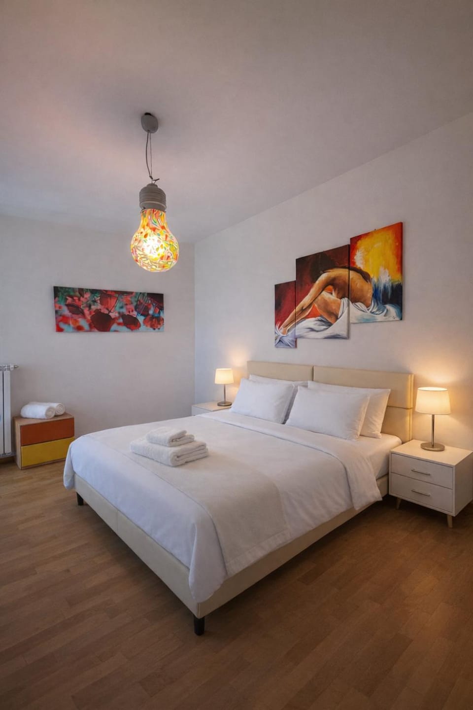 Bed, Photo of the whole room, Bedroom