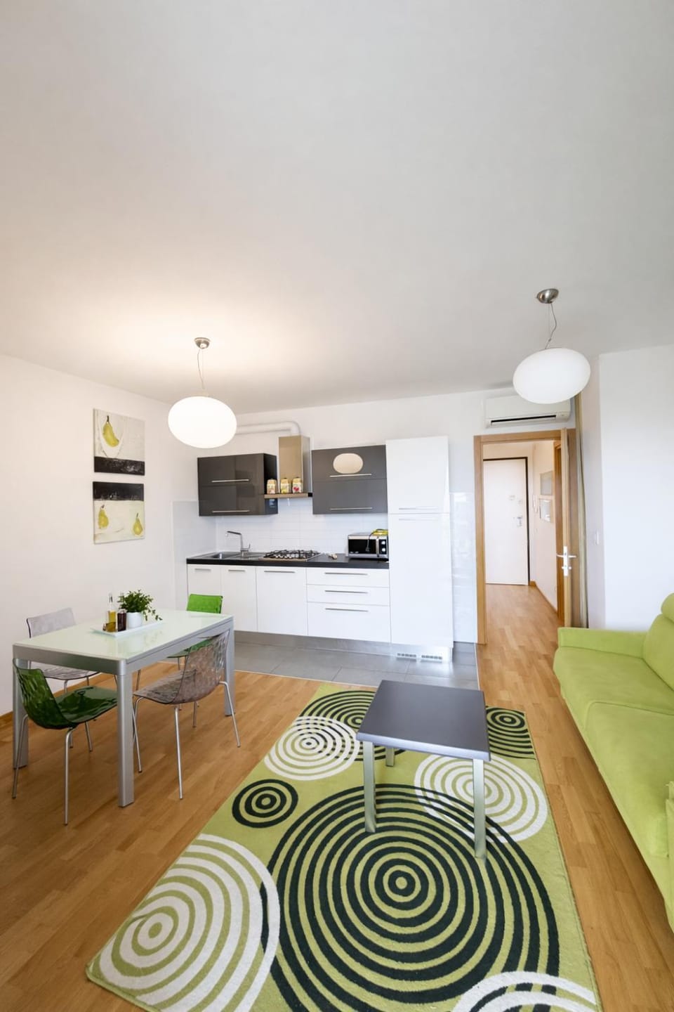 Kitchen or kitchenette, Dining area, Lunch, kitchen