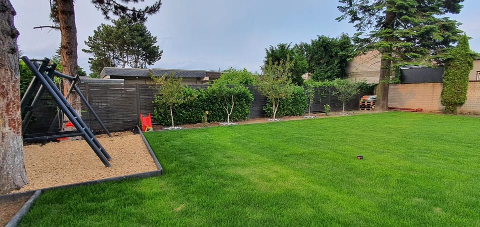 Ruhiges Apartment mit Garten & Terrasse, Parkplatz Bed and Breakfast in Neuss