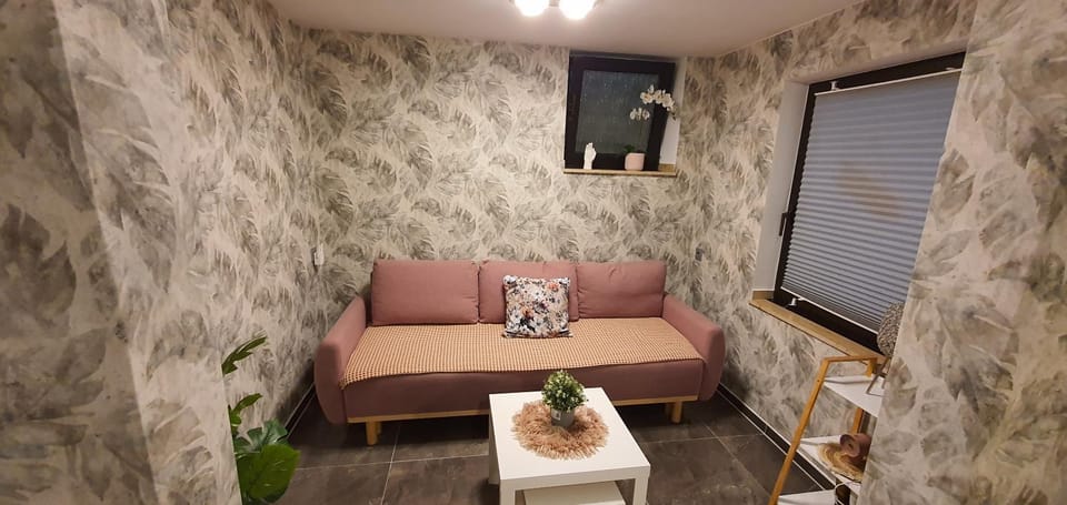 Ruhiges Apartment mit Garten & Terrasse, Parkplatz Bed and Breakfast in Neuss