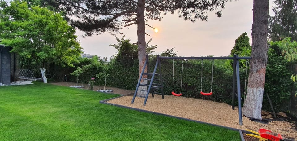 Ruhiges Apartment mit Garten & Terrasse, Parkplatz Bed and Breakfast in Neuss