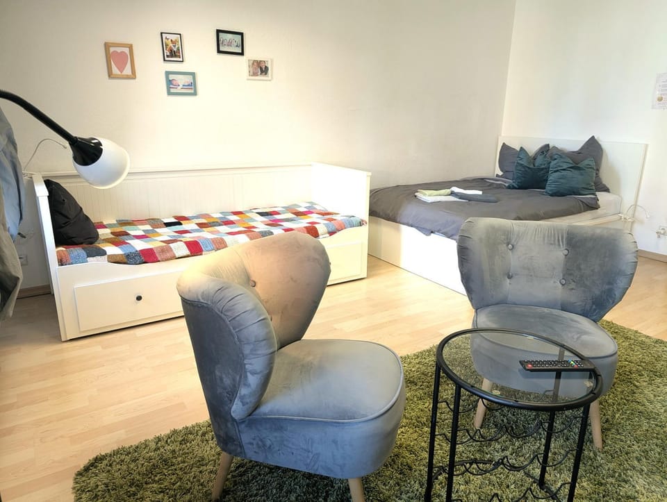 Bed, Photo of the whole room, Seating area, Bedroom