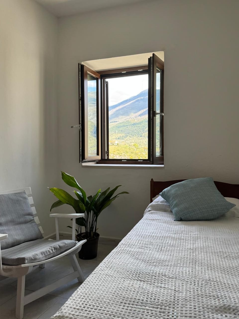 View (from property/room), Bedroom, Mountain view