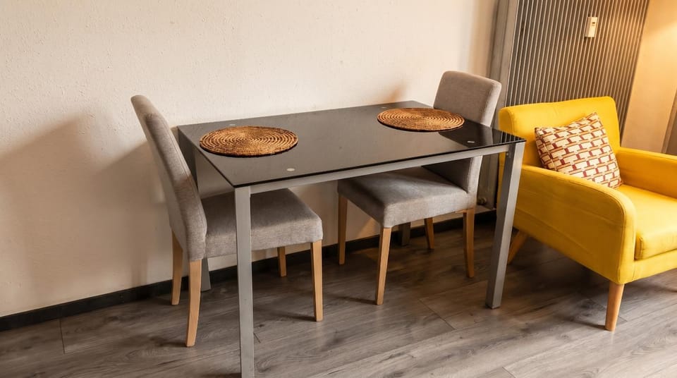 Seating area, Dining area, Meals, Meals
